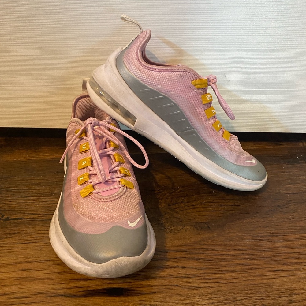 Girl’s Purple and Gray Nike Air Max 4Y